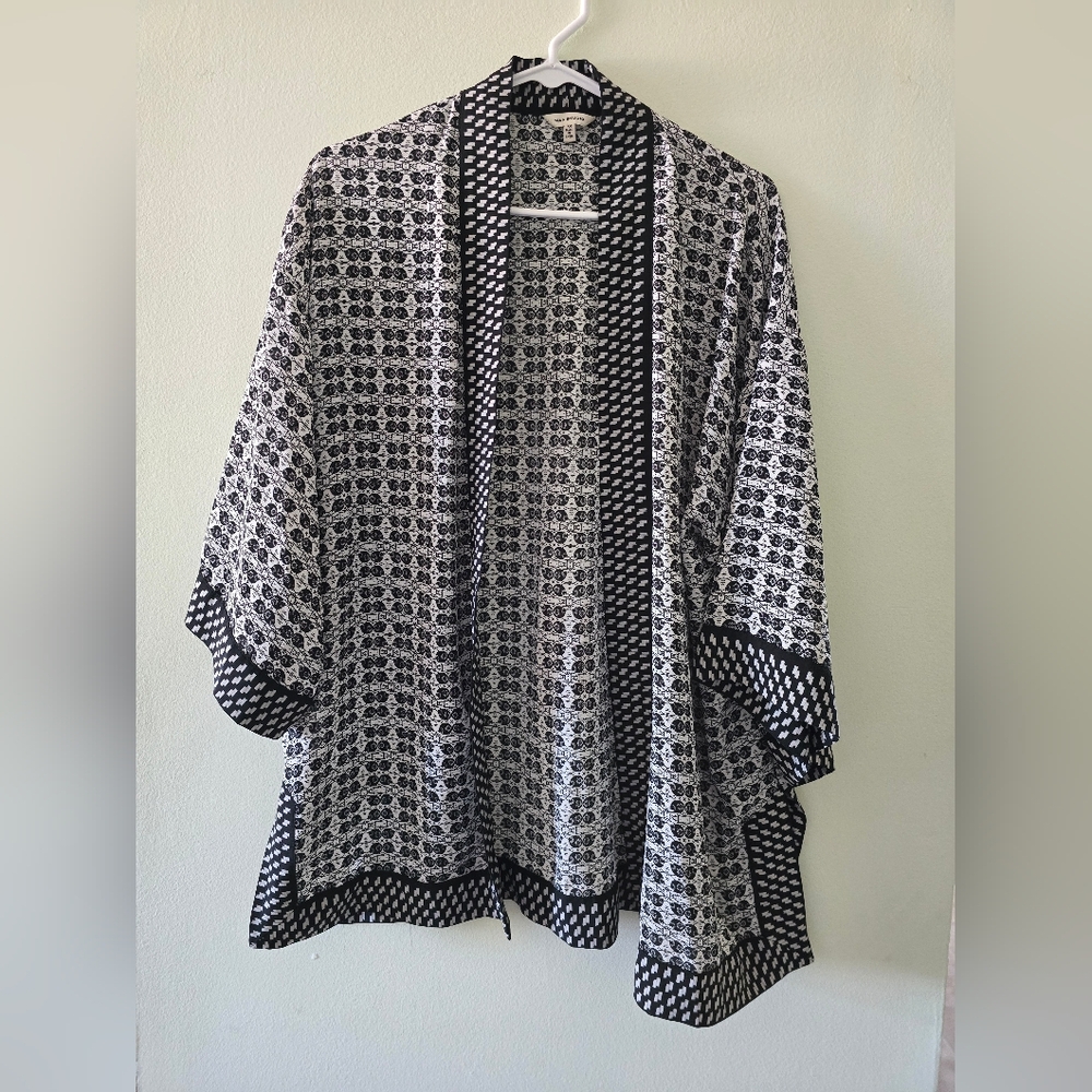 Max Studio Black and White Long Sleeve Top